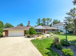 245 Linden Rd, Northbrook, IL 60062