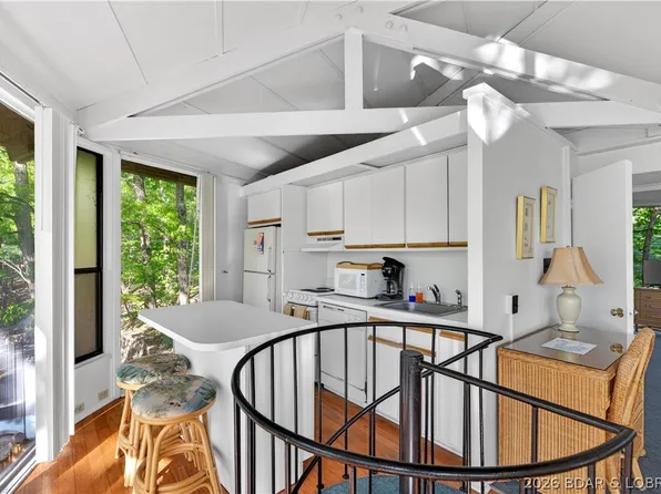 268 Tree Top Dr #22, Four Seasons, MO 65049