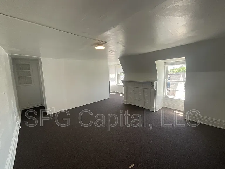 351 W King St #5 — Photo 6