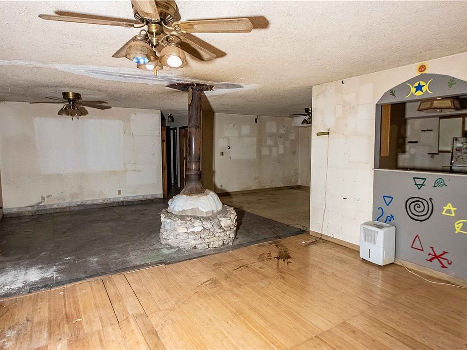 22597 Bo Sue Ct, Danville, IL 61834 | Zillow