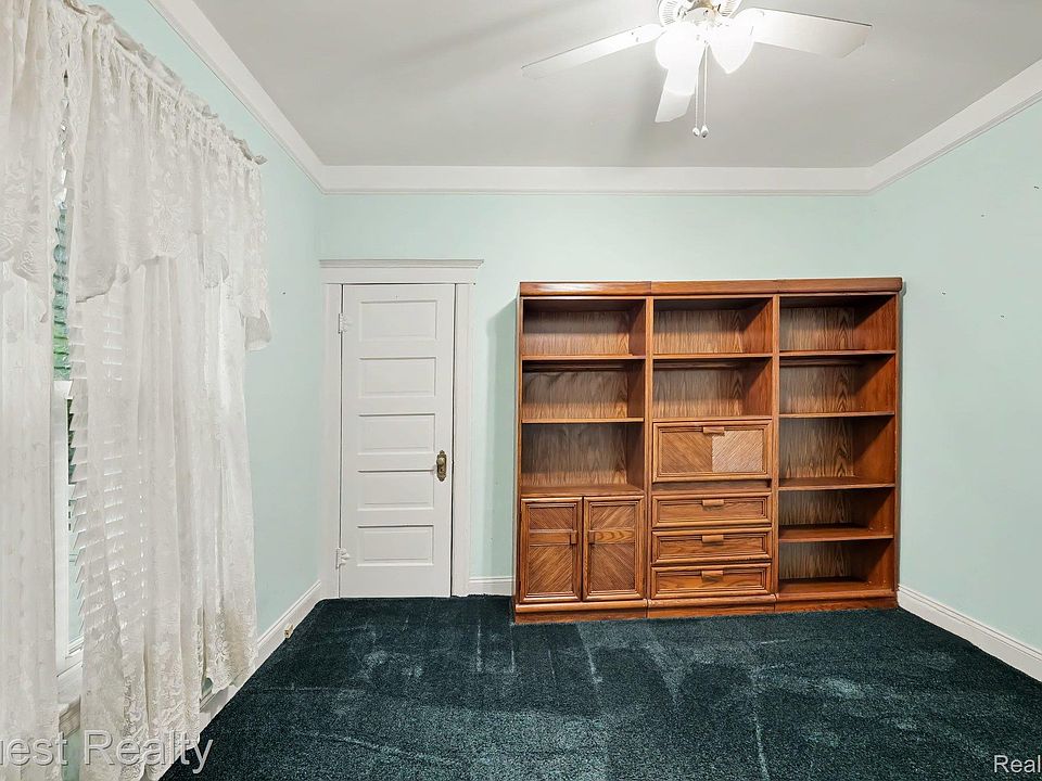 499 Allen Ave, photo 12