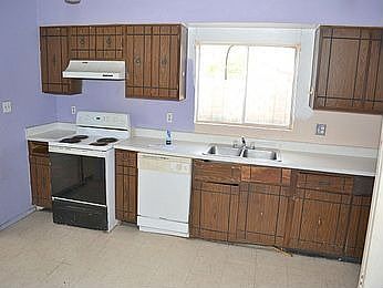 3rd image of 5523 W La Reata Ave