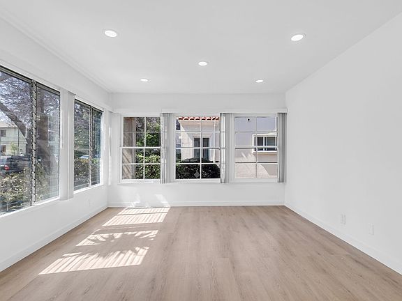 4th image of 1122 S Shenandoah St #1