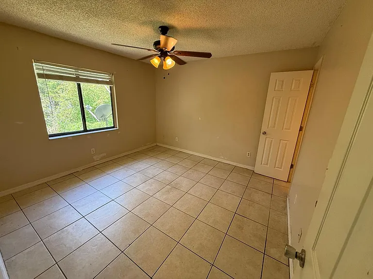 417 Century Blvd — Photo 7