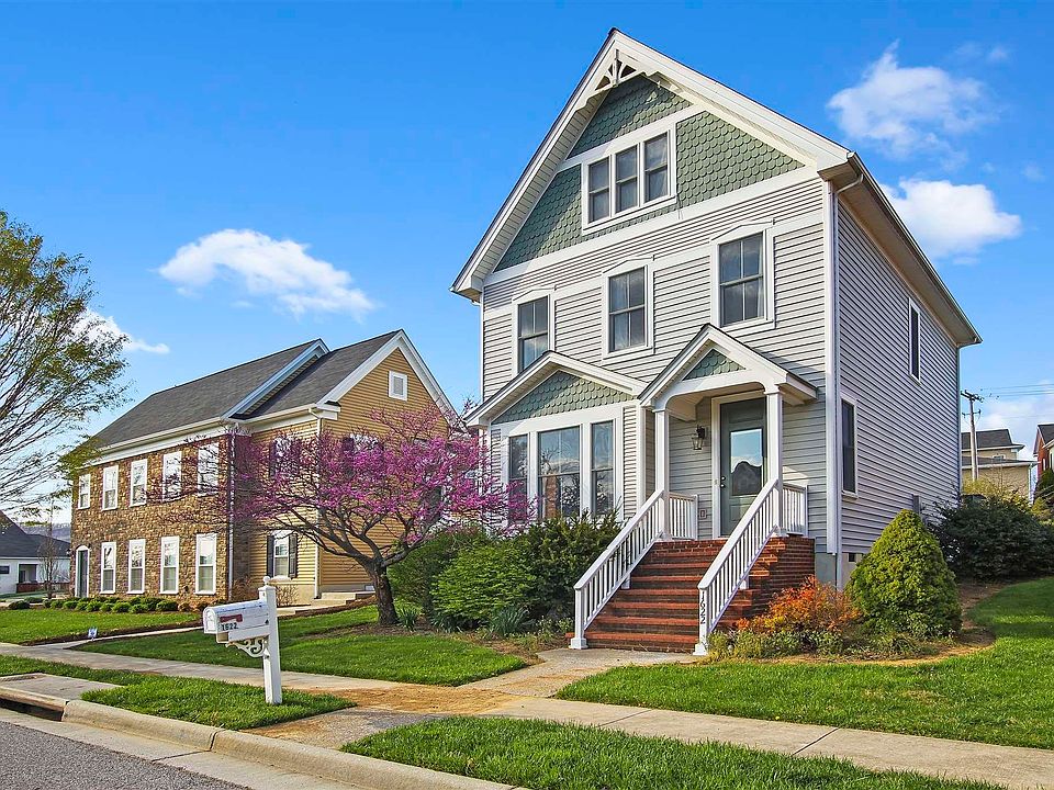 1st image of 1622 Honeysuckle Dr