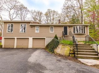 5 S Main St, Northbridge, MA 01534