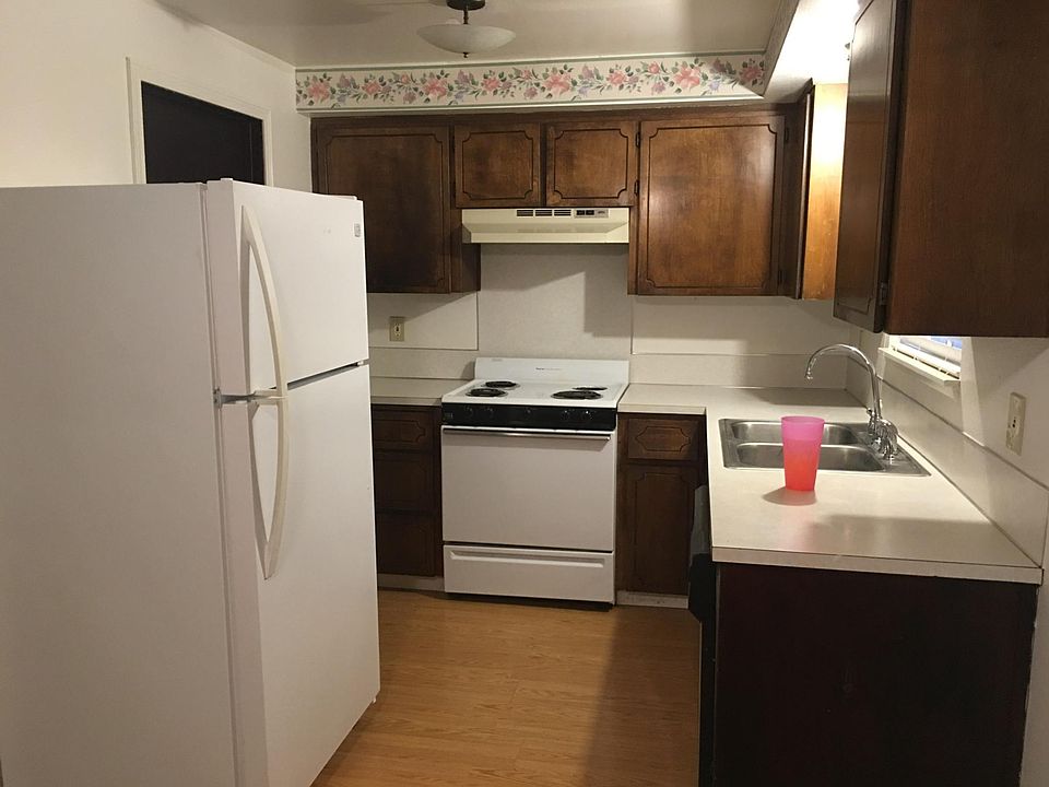 2nd image of 2109 E Evergreen Blvd APT B