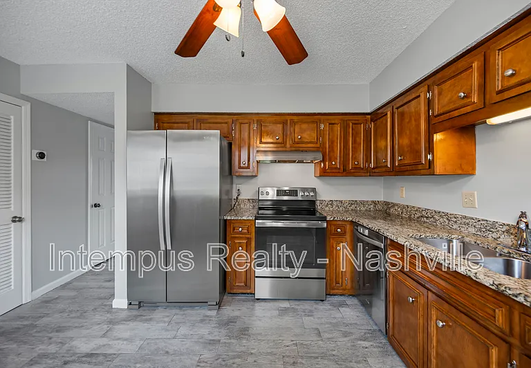 5771 Brentwood Trce — Photo 9