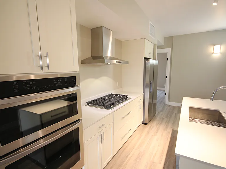 410 Broadway St #301 — Photo 6
