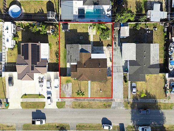 4th image of 17011 SW 121st Ave
