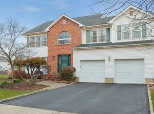 20 Lewis St, Hillsborough, NJ 08844