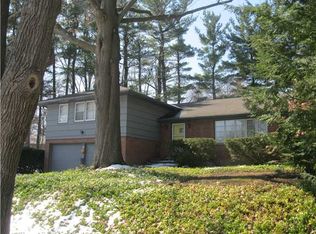 71 South St, Pittsford, NY 14534