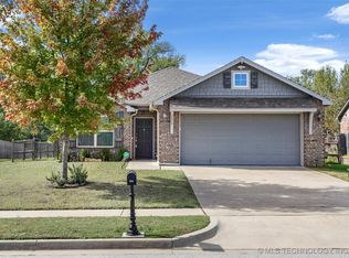 7416 S Laurel Ave, Broken Arrow, OK 74011