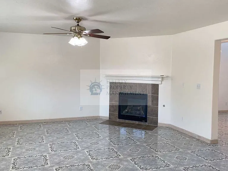 6206 E Bellaire Way — Photo 4