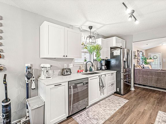 4th image of 4167 Apple Creek Dr