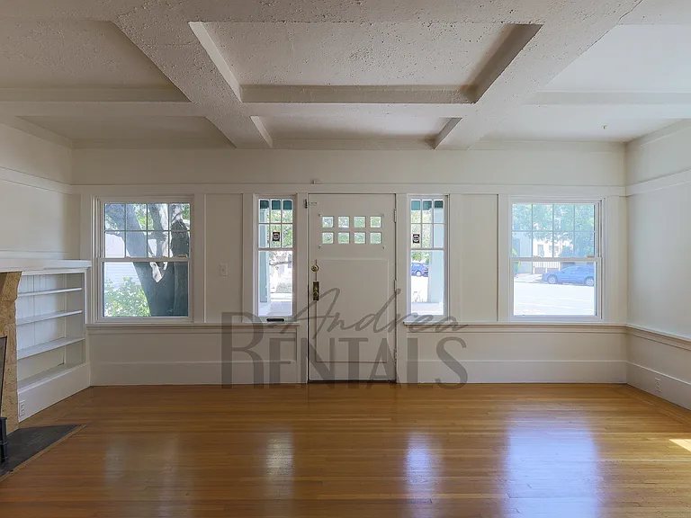 6011 Hillegass Ave — Photo 3