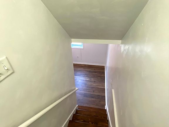 Steps to bedroom/3 level
