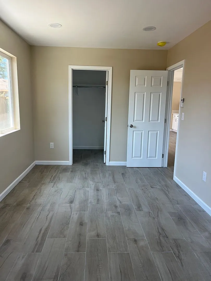 Penny Dr (8903) — Photo 4