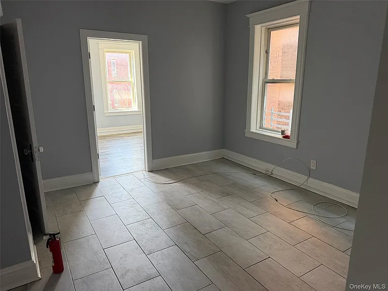 46 Benkard Ave #2 — Photo 6