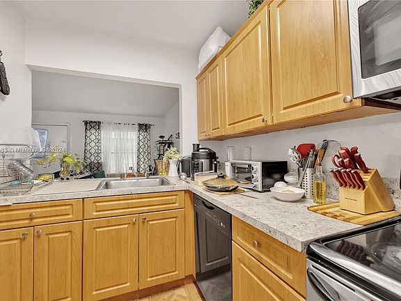 3rd image of 15328 SW 72nd St #813
