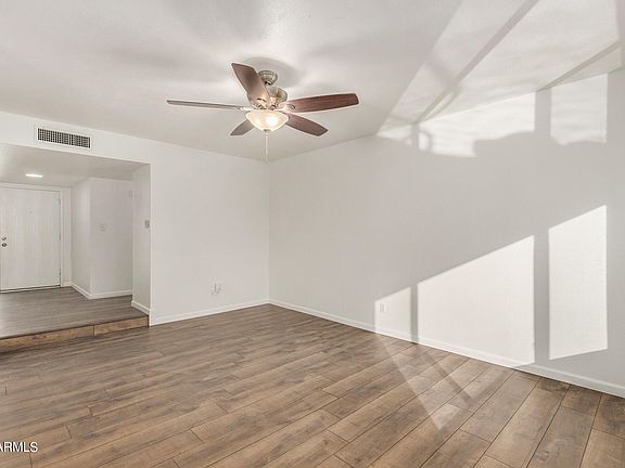 4th image of 2423 W PORTOBELLO Avenue