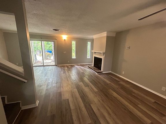 5th image of 240-26 Jamil Rd