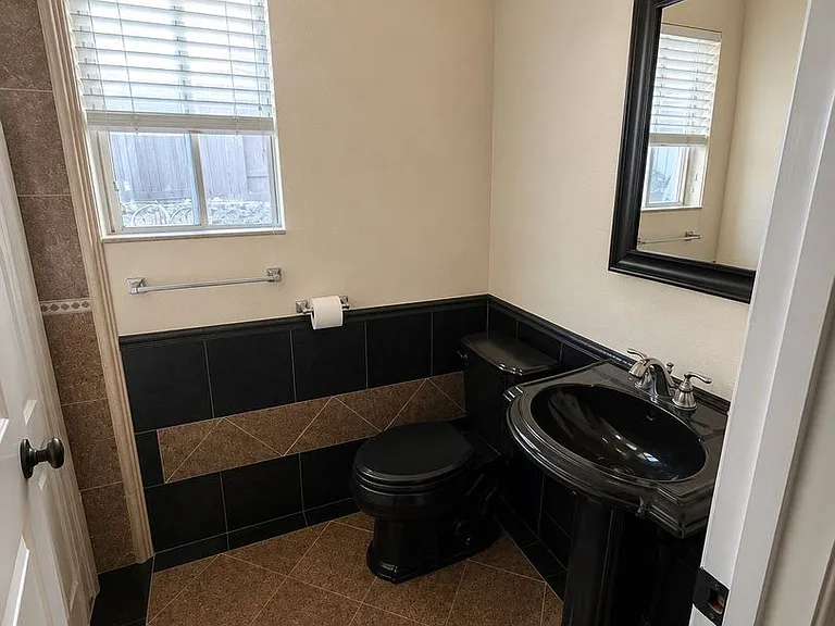 742 Rambleton Dr — Photo 15