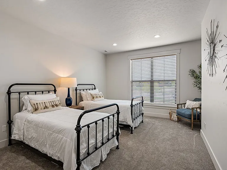 2460 W Iron Coop St #1 — Photo 7
