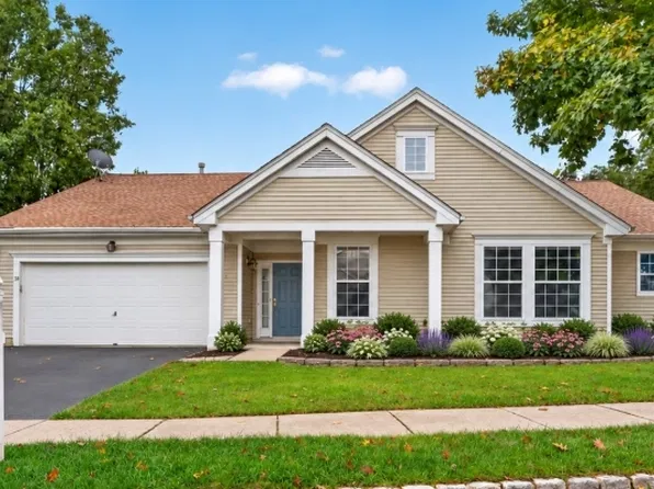 38 Victoria Dr, White Twp., NJ 07823