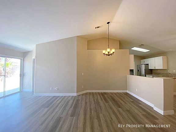 4th image of 306 W Azure Ave