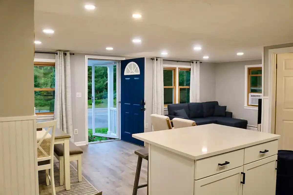2 bed, 872 sqft, $2,500 — Photo 2