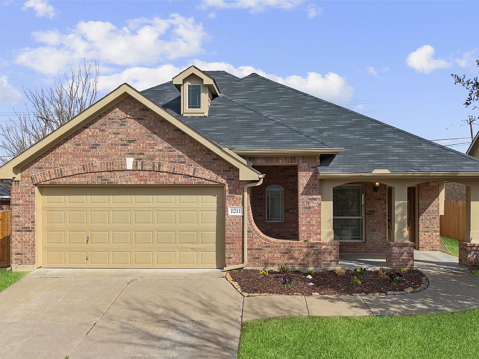 1st image of 1211 Inglewood Dr