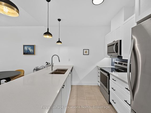 5th image of 73 Kari Cres