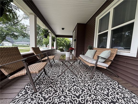 3rd image of 885 Perkinswood Blvd SE