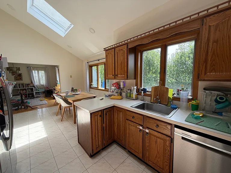9 Linden Pl — Photo 16