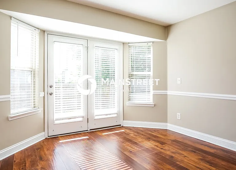 1313 Sunray Dr — Photo 4