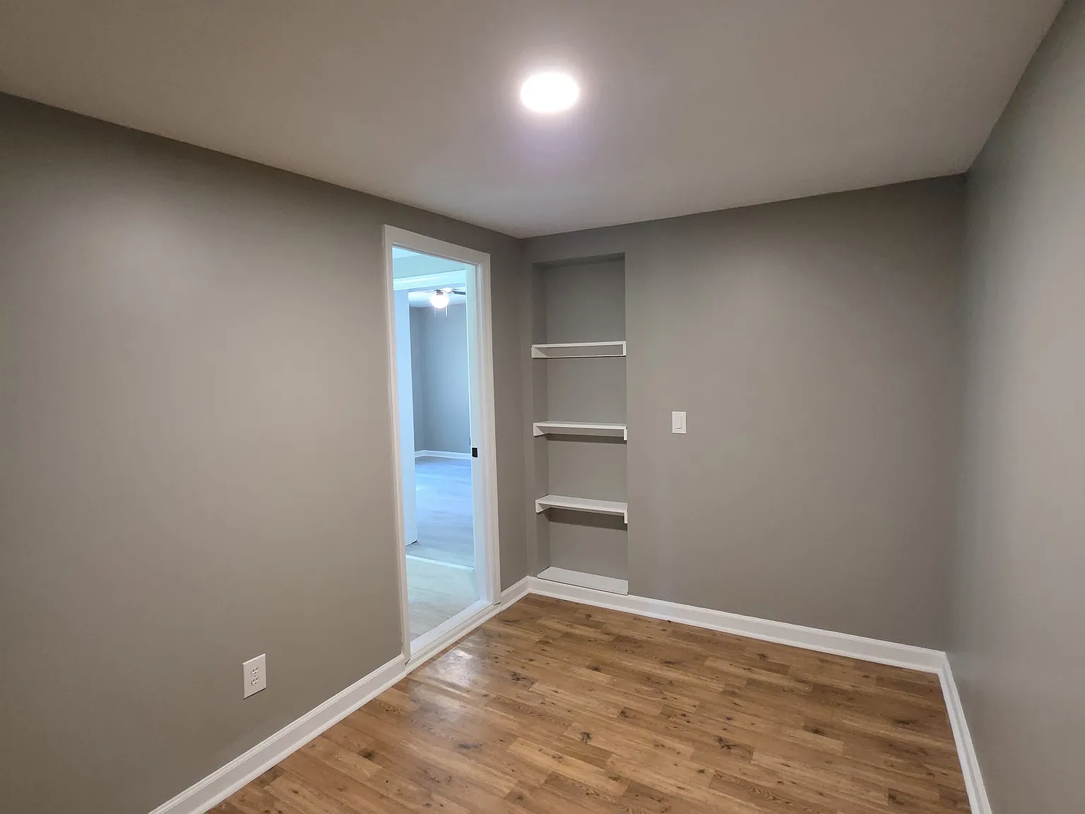4 bed, 1392 sqft, $2,100 — Photo 3