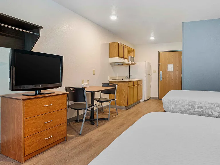 Studio Suite - 2 Full Beds