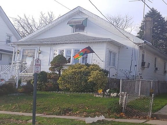 2nd image of 218 Wildwood Ave