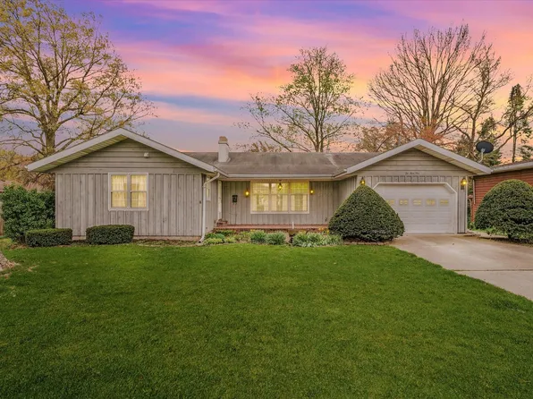 249 E Morris St, Bement, IL 61813