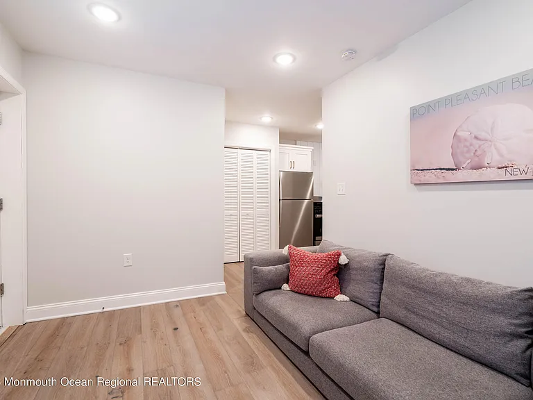 1215 Lister St #A — Photo 10