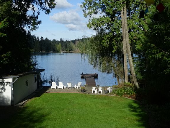 3rd image of 10649 E Lake Joy Dr NE