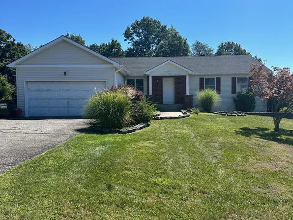 27 Clinton Drive, Washingtonville, NY 10992