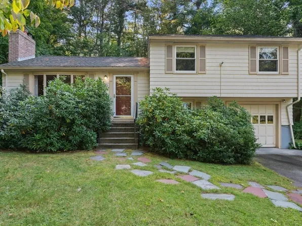 22 Constitution Rd, Lexington, MA 02421