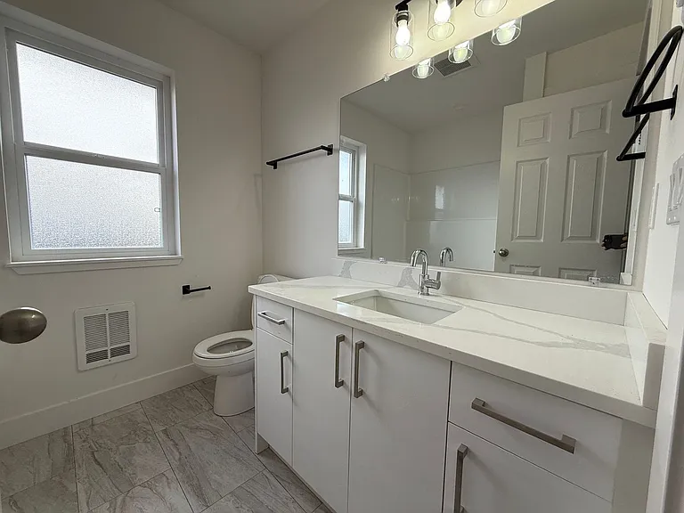 912 Alabama St — Photo 24