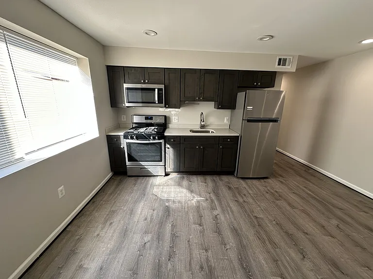 1814 Q St SE #203 — Photo 2