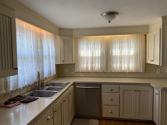 4th image of 525 Claremont Ave
