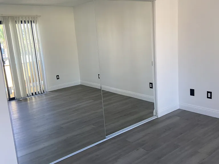 Portofino Apartments — Photo 24
