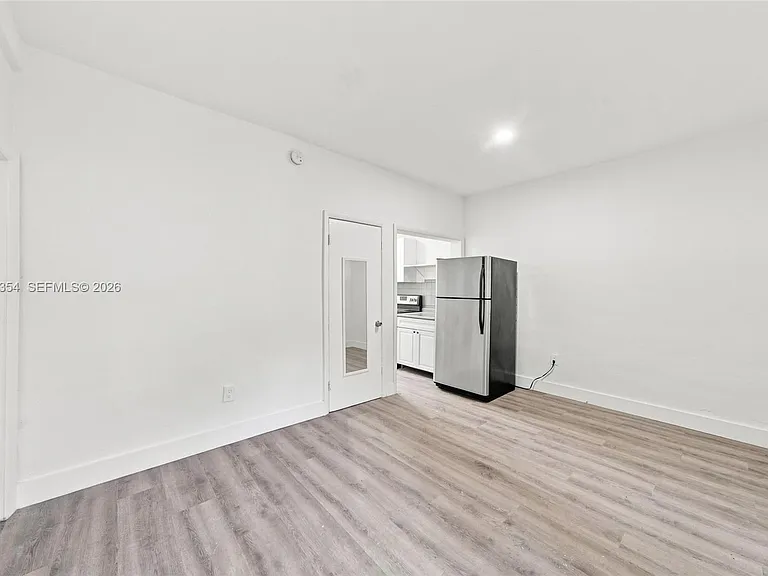 128 NW 9th Ave #4 — Photo 11