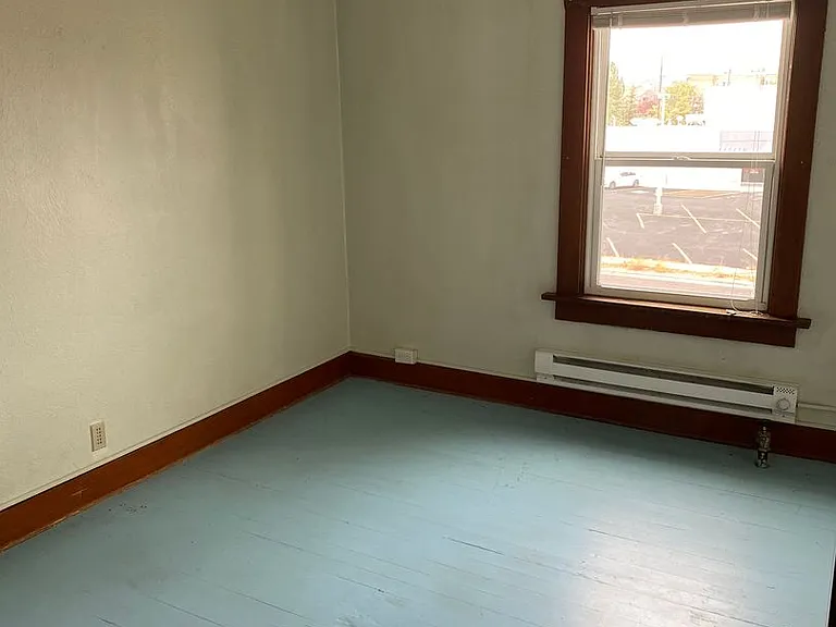 629 S Main St — Photo 5